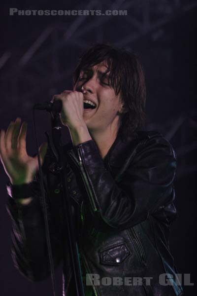 THE STROKES - 2006-06-29 - PARIS - Zenith - Julian Casablancas